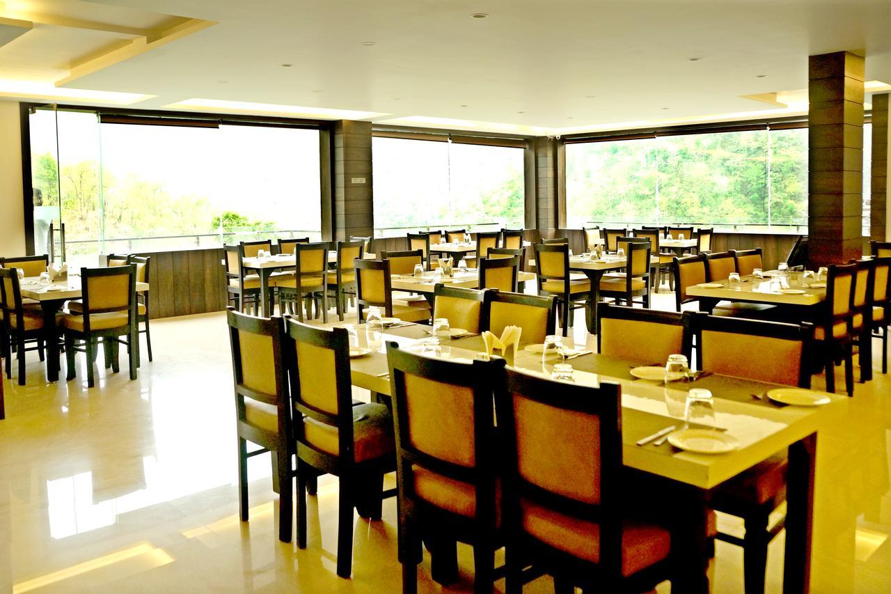 Hotel Trance Ganga Tapovan Buitenkant foto