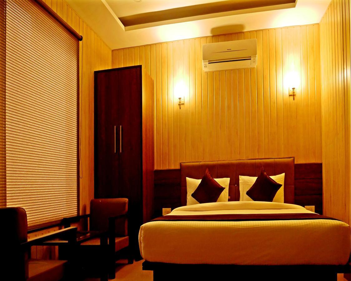 Hotel Trance Ganga Tapovan Buitenkant foto